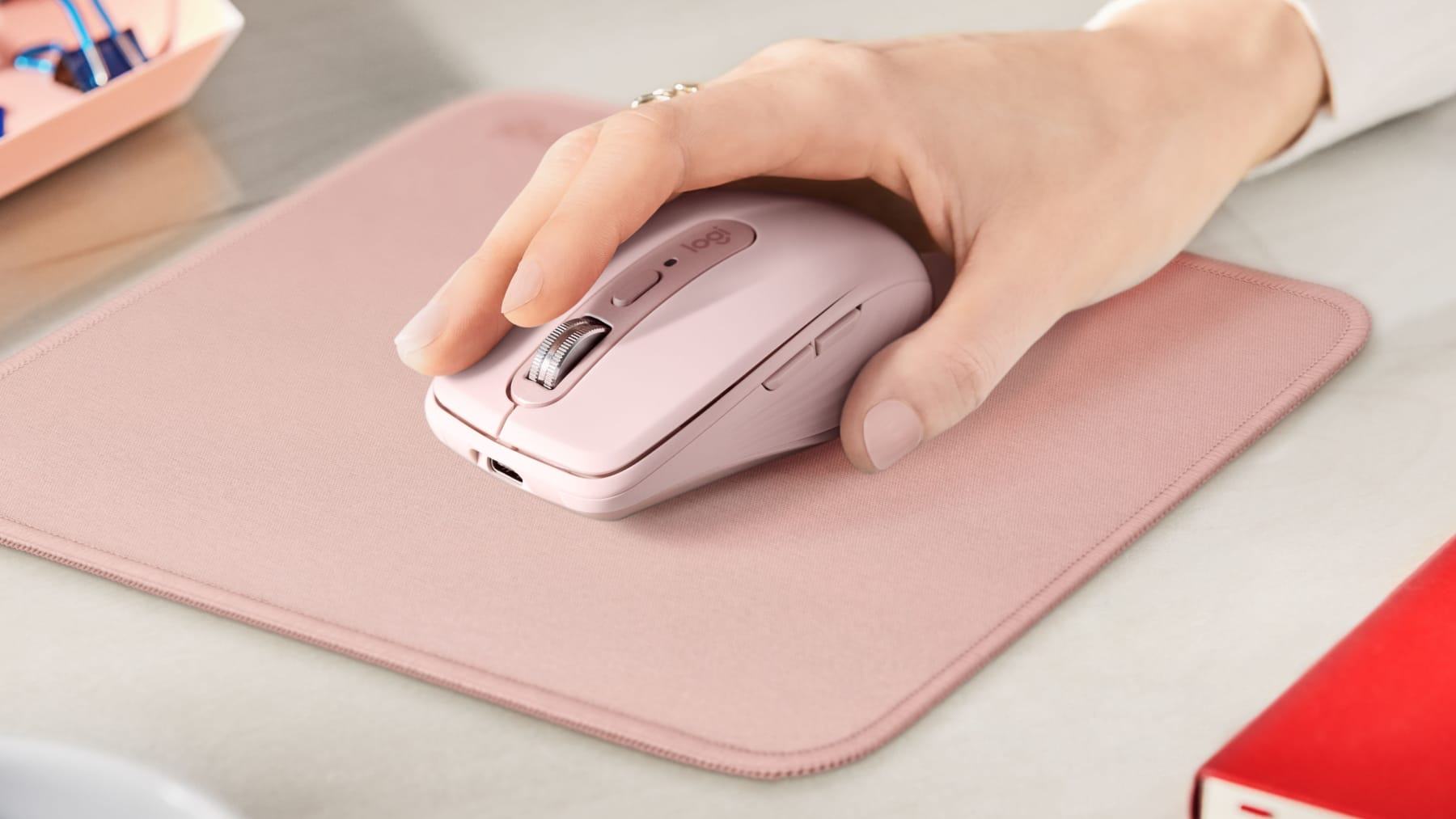 Bàn di chuột Logitech studio series - Đen (956-000031) 1