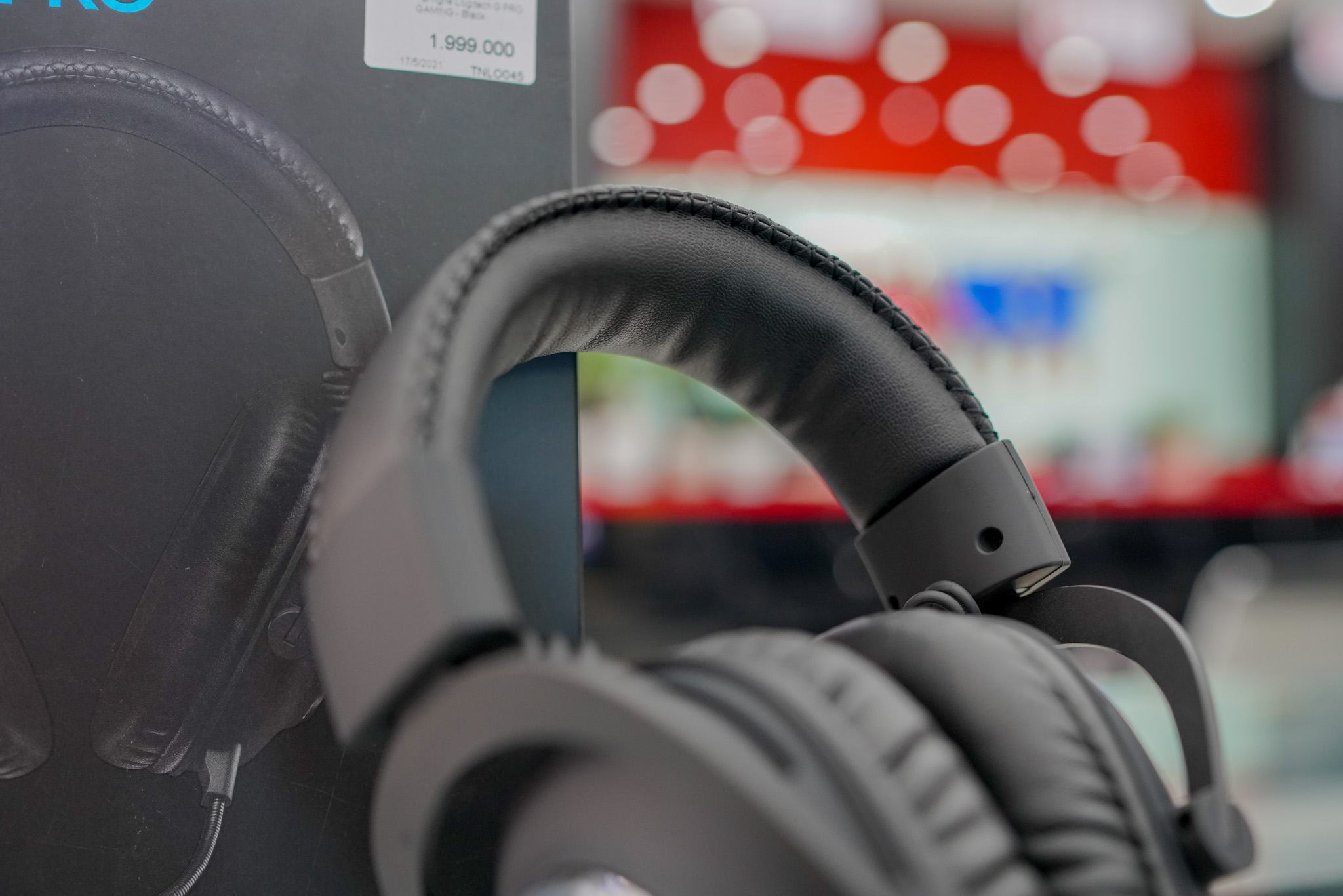 tai-nghe-logitech-g-pro-gaming-black3 Tai nghe Logitech với thiết kế thoải mái và mềm mại